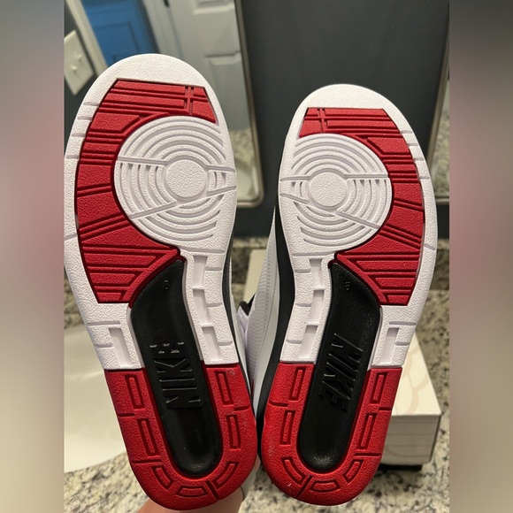 Air Jordan 2 Retro - Picture 7 of 7